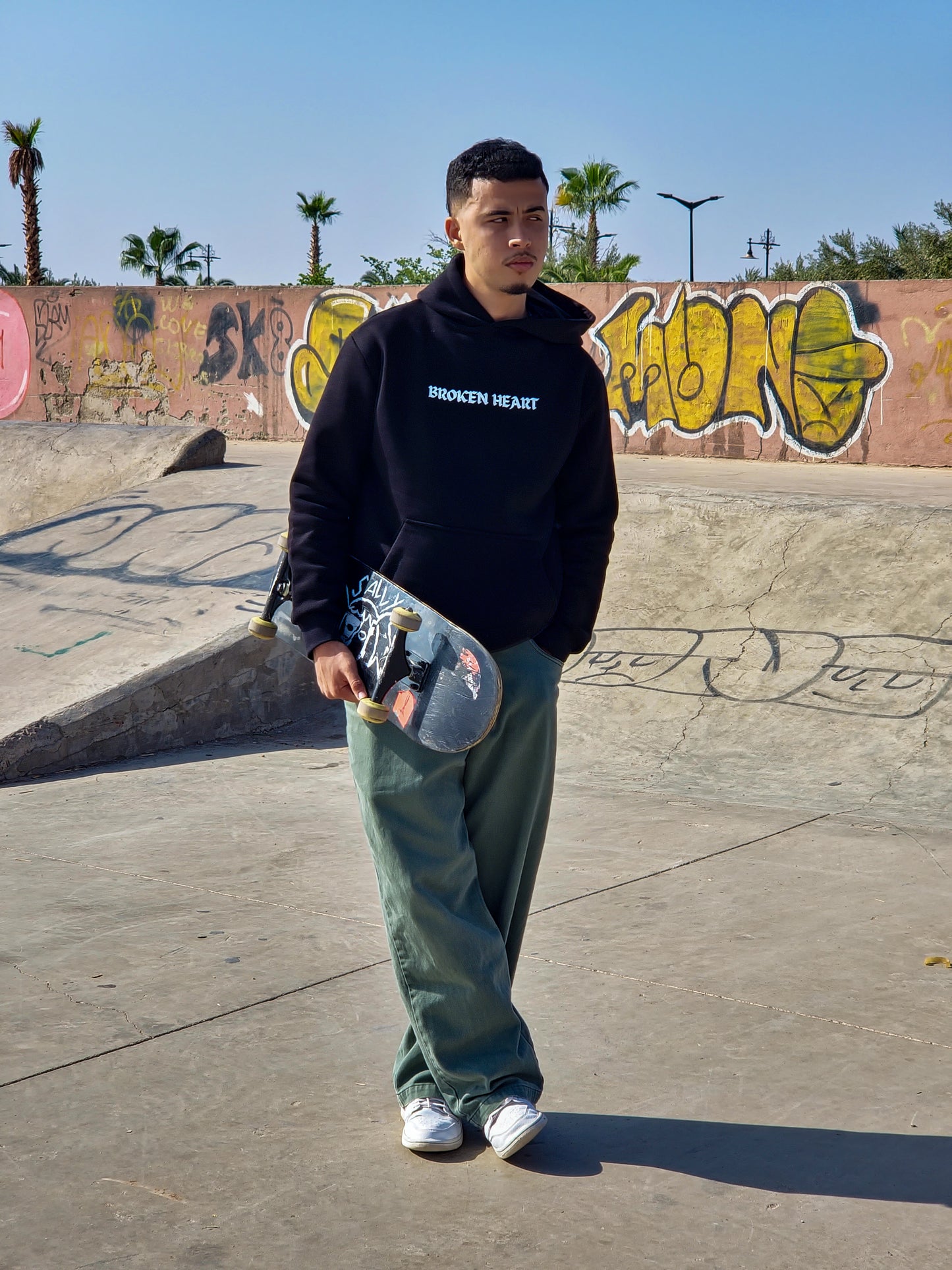 Hoodie oversize of BROKEN HEART